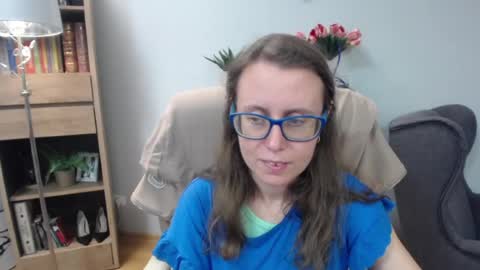 Snapshot of lizzy_sparkle chatting on June 12, 2026, 4:44 am Lizzy online show from June 12, 2026, 4:44 am