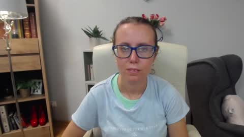 Snapshot of lizzy_sparkle chatting on July 13, 2026, 4:37 am Lizzy online show from July 13, 2026, 4:37 am