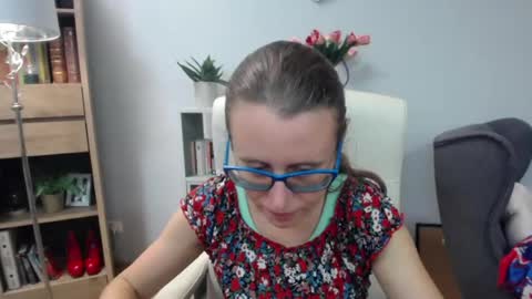 Snapshot of lizzy_sparkle chatting on July 17, 2026, 4:30 am Lizzy online show from July 17, 2026, 4:30 am