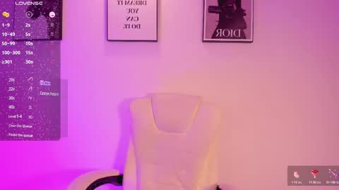 lizzyponcee online show from October 26, 2025, 12:33 pm