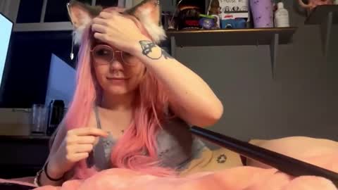 Snapshot of lizzyylovesick chatting on December 20, 2024, 5:29 pm lizzybunny online show from December 20, 2024, 5:29 pm