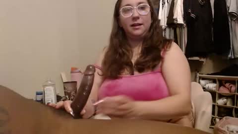 Snapshot of llena_de_lechee chatting on February 2, 2026, 4:55 am llena_de_lechee online show from February 2, 2026, 4:55 am