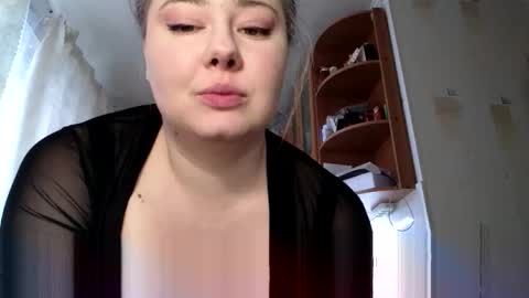Snapshot of llia_orgel chatting on January 10, 2026, 9:22 am Lia online show from January 10, 2026, 9:22 am