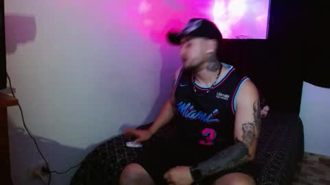 lliamm 2 online show from November 17, 2025, 8:09 am