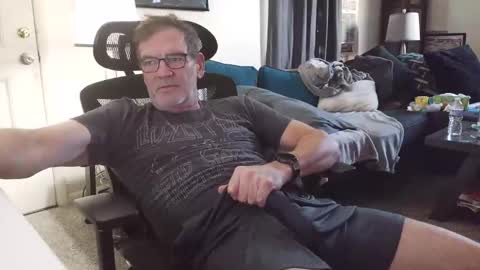 Snapshot of lngdickdaddy chatting on November 6, 2025, 9:59 pm LongDick Daddy online show from November 6, 2025, 9:59 pm