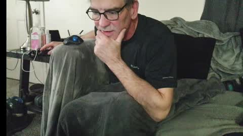 Snapshot of lngdickdaddy chatting on May 14, 2026, 7:04 am LongDick Daddy online show from May 14, 2026, 7:04 am