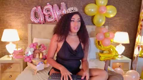 Snapshot of loana_vegas chatting on February 24, 2026, 7:01 pm LOANA online show from February 24, 2026, 7:01 pm