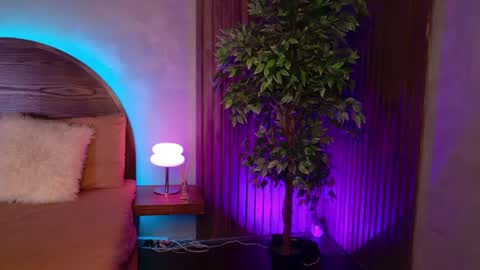  LOANA  online show from June 29, 2026, 4:29 pm