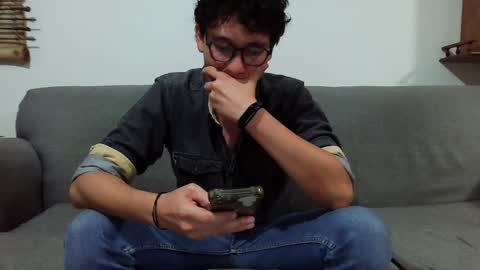 Snapshot of lobomx19 chatting on December 4, 2024, 2:42 am Lobo online show from December 4, 2024, 2:42 am