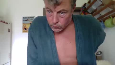 Snapshot of lofe_1978 chatting on June 1, 2026, 8:27 am lofe_1978 online show from June 1, 2026, 8:27 am