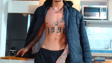 Snapshot of logan__777 chatting on November 3, 2025, 7:37 pm Logan online show from November 3, 2025, 7:37 pm