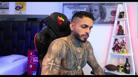 logan_hugh8 online show from December 22, 2024, 5:21 pm