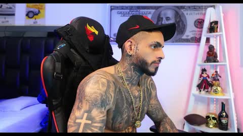 logan_hugh8 online show from December 22, 2024, 8:25 pm