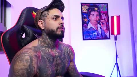 logan_hugh8 online show from November 5, 2025, 6:46 am