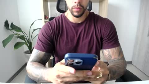 Snapshot of loganhod chatting on May 31, 2026, 10:22 pm Logan Wolfp online show from May 31, 2026, 10:22 pm