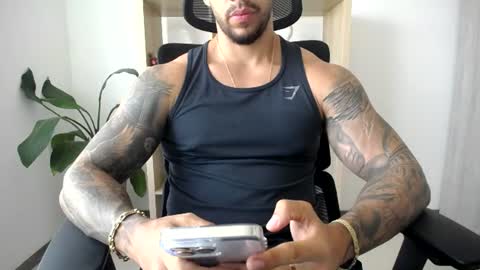 Snapshot of loganhod chatting on June 17, 2026, 7:15 pm Logan Wolfp online show from June 17, 2026, 7:15 pm
