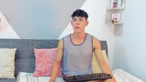 loganoficialx online show from February 10, 2025, 8:42 am