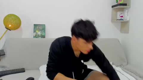 loganoficialx online show from November 9, 2025, 2:04 pm