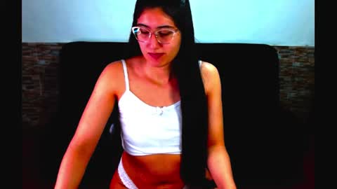 Snapshot of lois_fer chatting on June 18, 2026, 7:51 pm Lois online show from June 18, 2026, 7:51 pm