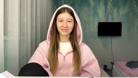 Snapshot of loisecromack chatting on March 22, 2026, 1:14 pm Kate online show from March 22, 2026, 1:14 pm