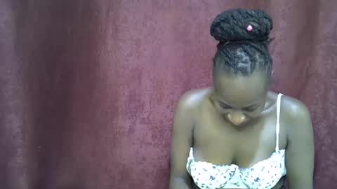 Snapshot of lola_beib chatting on April 28, 2026, 5:07 pm lola_beib online show from April 28, 2026, 5:07 pm