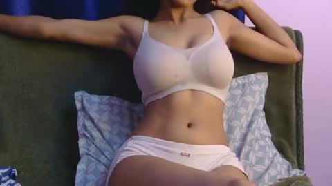 Snapshot of lolaa_darling chatting on May 20, 2026, 1:17 pm lolaa online show from May 20, 2026, 1:17 pm