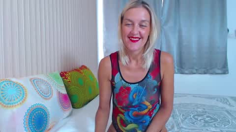 Snapshot of lolaaelita chatting on December 7, 2024, 7:38 am Lola online show from December 7, 2024, 7:38 am