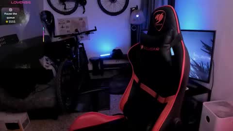 lolaasmith_21 online show from February 6, 2026, 10:35 pm