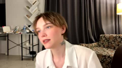 lolaatatee online show from June 5, 2026, 5:40 pm
