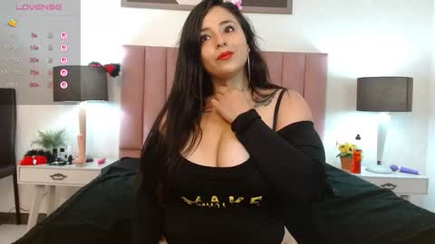 lolagolden1 online show from October 16, 2025, 11:11 am