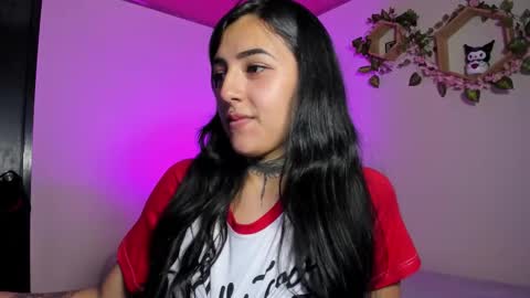 Lola online show from February 3, 2026, 10:48 pm