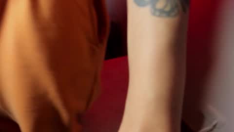 Lola online show from March 17, 2026, 7:12 am