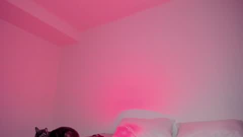 Snapshot of lolaleah_ chatting on June 17, 2026, 12:57 am Lola online show from June 17, 2026, 12:57 am