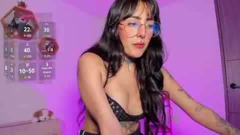 Snapshot of lolaleah_ chatting on June 30, 2026, 11:28 pm Lola online show from June 30, 2026, 11:28 pm