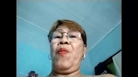 Snapshot of lolamommie chatting on February 11, 2026, 6:51 am tey online show from February 11, 2026, 6:51 am