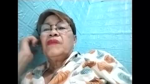 Snapshot of lolamommie chatting on February 11, 2026, 9:09 pm tey online show from February 11, 2026, 9:09 pm