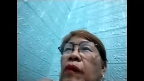 Snapshot of lolamommie chatting on February 12, 2026, 11:05 am tey online show from February 12, 2026, 11:05 am