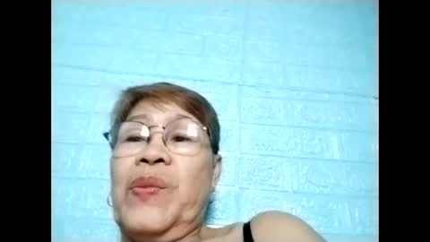 Snapshot of lolamommie chatting on February 20, 2026, 7:21 am tey online show from February 20, 2026, 7:21 am
