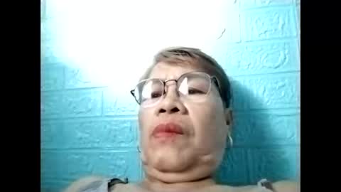 Snapshot of lolamommie chatting on February 24, 2026, 8:56 am tey online show from February 24, 2026, 8:56 am