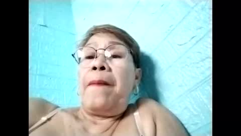 Snapshot of lolamommie chatting on February 25, 2026, 4:22 am tey online show from February 25, 2026, 4:22 am