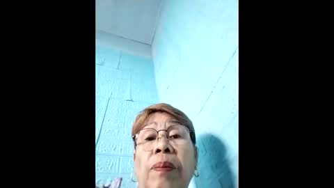 Snapshot of lolamommie chatting on March 2, 2026, 2:58 am tey online show from March 2, 2026, 2:58 am