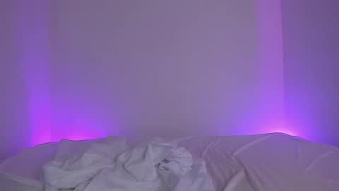 Lola online show from February 12, 2025, 2:03 am