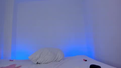 Lola online show from March 10, 2025, 10:45 pm