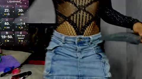 lolareyes1 online show from April 7, 2026, 9:48 pm