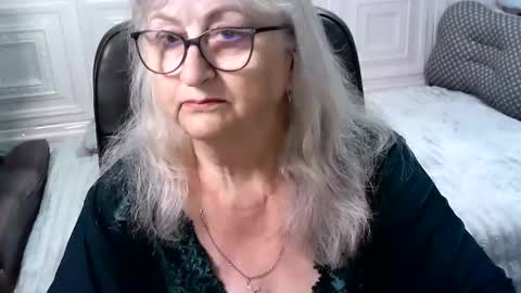 Snapshot of lolkaalyss chatting on June 4, 2026, 7:09 pm LolkaAlyss online show from June 4, 2026, 7:09 pm