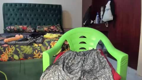Snapshot of lolly_preety chatting on April 29, 2026, 6:28 am lolly_preety online show from April 29, 2026, 6:28 am