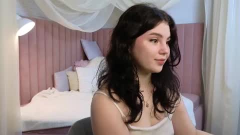 Snapshot of lollyy_pop chatting on June 11, 2026, 1:27 am lollyy_pop online show from June 11, 2026, 1:27 am