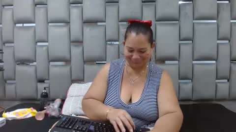 Snapshot of loly47 chatting on September 22, 2025, 3:47 pm loly47 online show from September 22, 2025, 3:47 pm