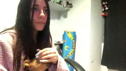 Loly  online show from February 16, 2025, 11:26 pm