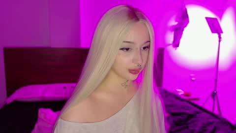 Snapshot of lolykari chatting on May 16, 2026, 3:00 pm Kari online show from May 16, 2026, 3:00 pm